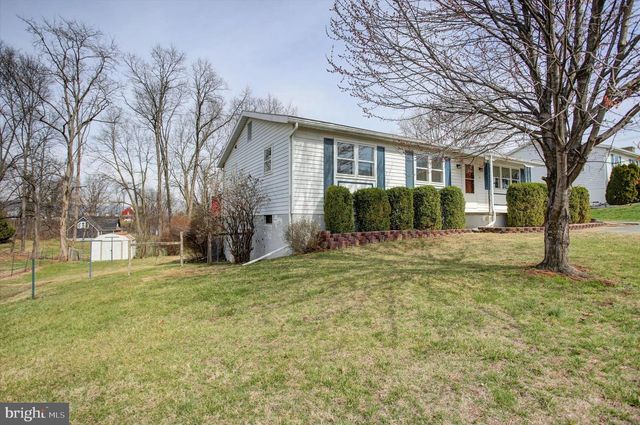 14 W GRANDVIEW AVE, Mercersburg, PA 17236