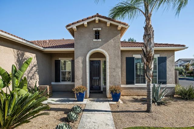 3128 Powers Avenue, Clovis, CA 93619