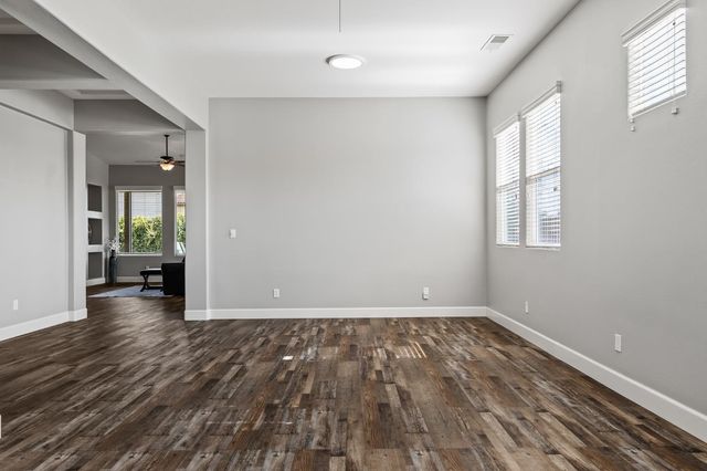 3128 Powers Avenue, Clovis, CA 93619