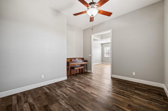 3128 Powers Avenue, Clovis, CA 93619