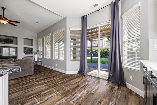 3128 Powers Avenue, Clovis, CA 93619