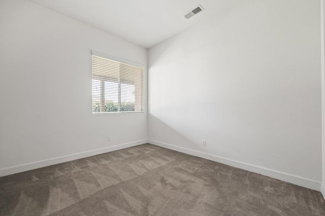 3128 Powers Avenue, Clovis, CA 93619