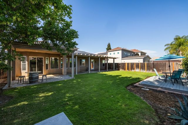 3128 Powers Avenue, Clovis, CA 93619