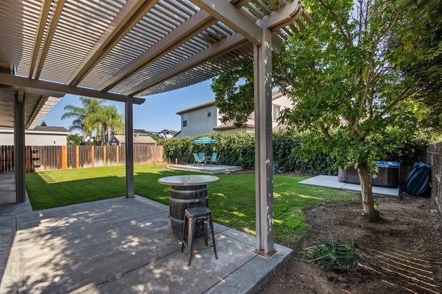 3128 Powers Avenue, Clovis, CA 93619