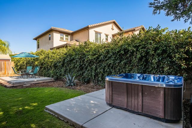 3128 Powers Avenue, Clovis, CA 93619