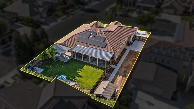 3128 Powers Avenue, Clovis, CA 93619