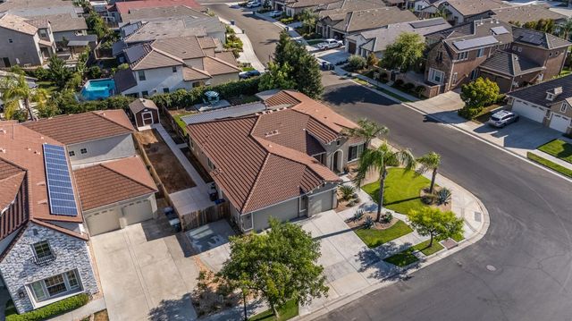 3128 Powers Avenue, Clovis, CA 93619