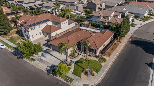 3128 Powers Avenue, Clovis, CA 93619