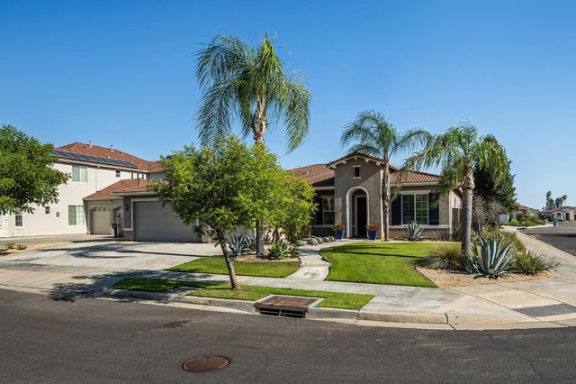 3128 Powers Avenue, Clovis, CA 93619