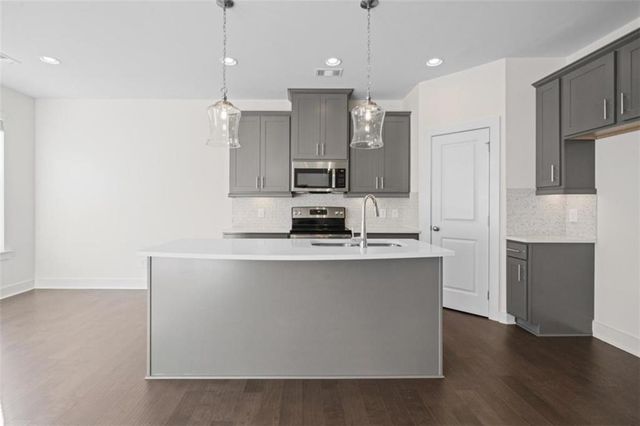 28 Auburn Valley Way, Auburn, GA 30011