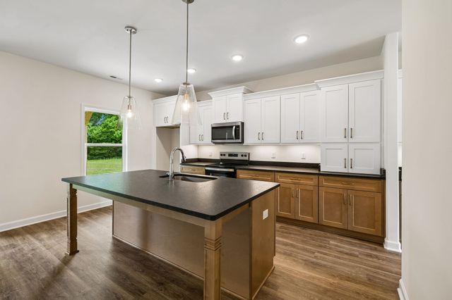 340 Villa St, Smithville, TN 37166