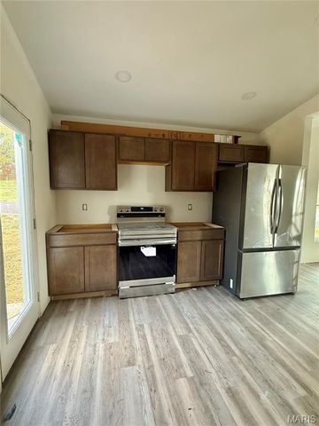 321 N 5th Street, Pacific, MO 63069
