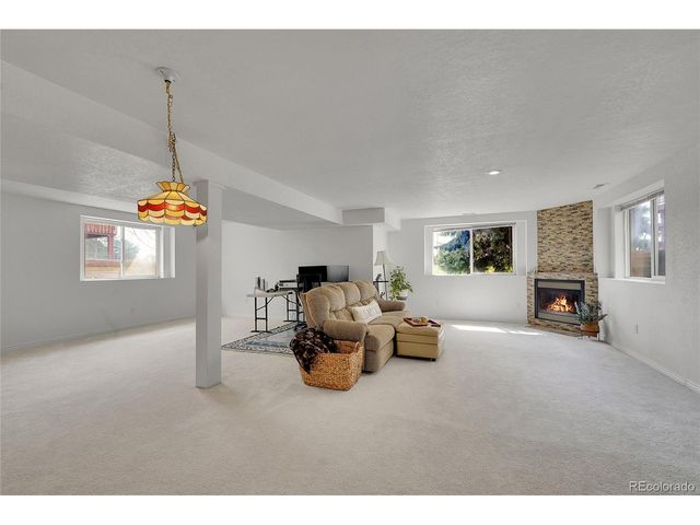 1732 Peregrine Ln, Broomfield, CO 80020