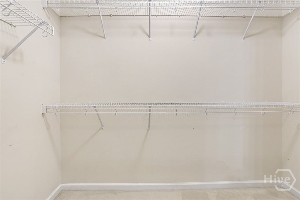 Image 15 of property listing at 160 CHAPEL Lake S, Savannah, GA 31419