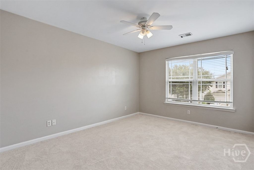Image 19 of property listing at 160 CHAPEL Lake S, Savannah, GA 31419