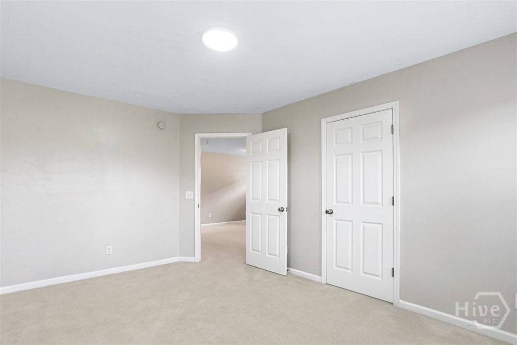 Image 22 of property listing at 160 CHAPEL Lake S, Savannah, GA 31419