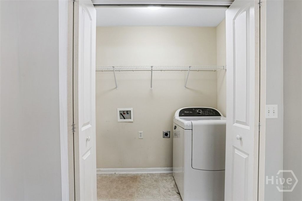 Image 23 of property listing at 160 CHAPEL Lake S, Savannah, GA 31419