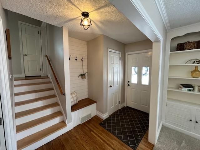 240 Morton Avenue NW, Elk River, MN 55330