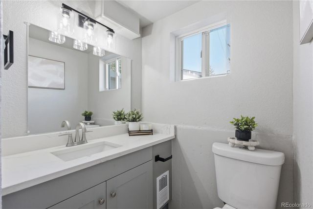 950 Laurel Street, Broomfield, CO 80020