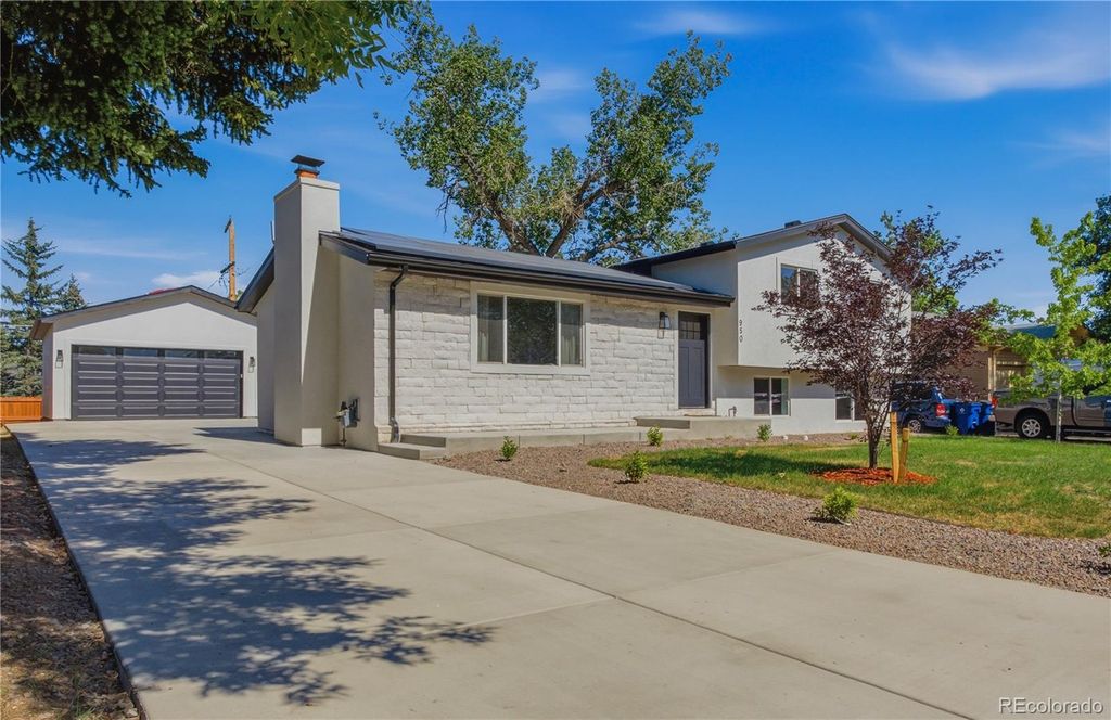 950 Laurel Street, Broomfield, CO 80020