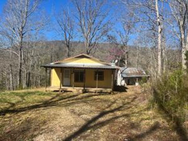 2724 NC 6370, Mount Judea, AR 72655