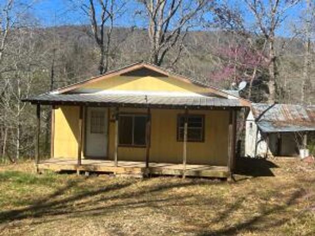 2724 NC 6370, Mount Judea, AR 72655