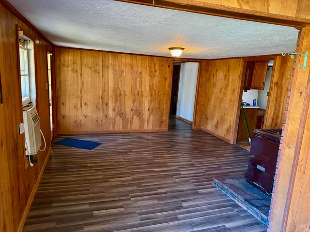 16202 200 Highway, Monticello, KY 42633