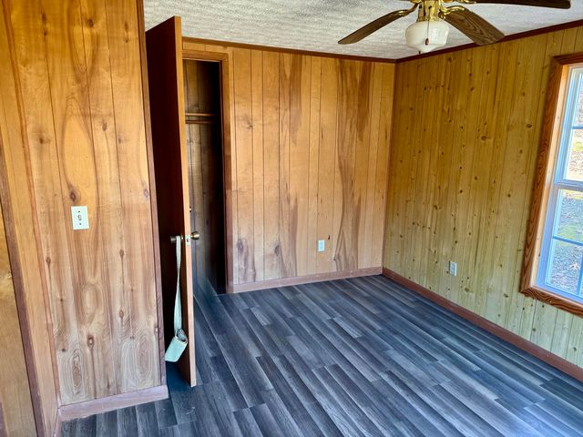 16202 200 Highway, Monticello, KY 42633