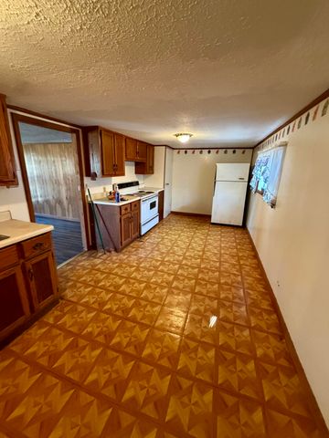 16202 200 Highway, Monticello, KY 42633