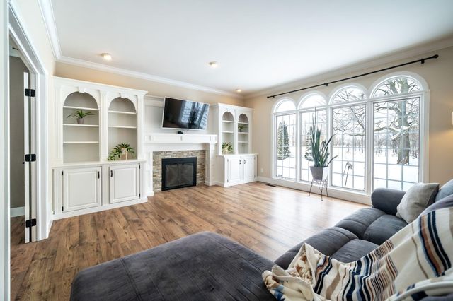 1367 Meadow Green Court SE, Caledonia, MI 49316