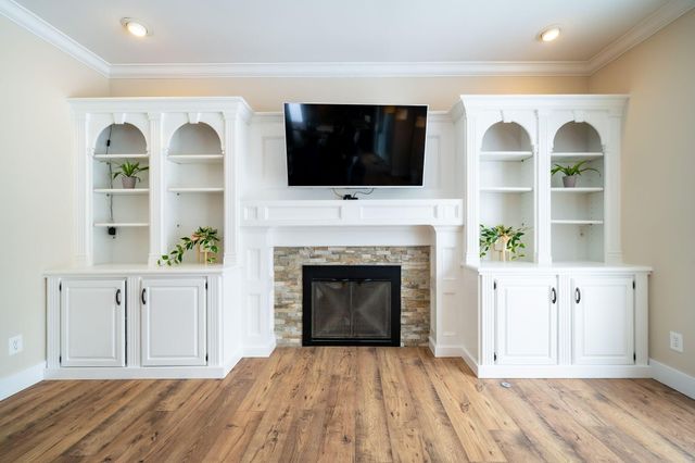 1367 Meadow Green Court SE, Caledonia, MI 49316