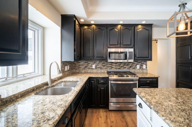 1367 Meadow Green Court SE, Caledonia, MI 49316