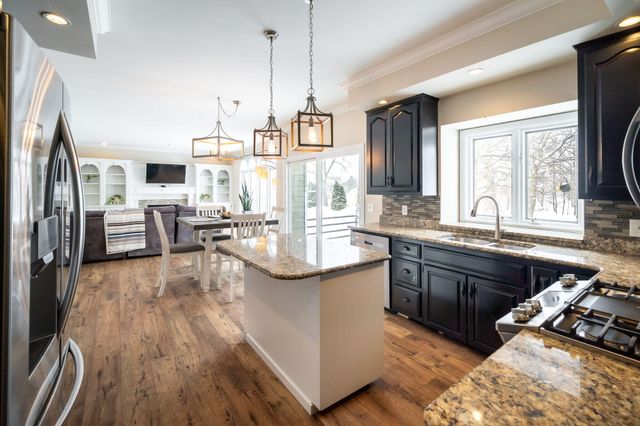 1367 Meadow Green Court SE, Caledonia, MI 49316