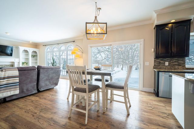 1367 Meadow Green Court SE, Caledonia, MI 49316