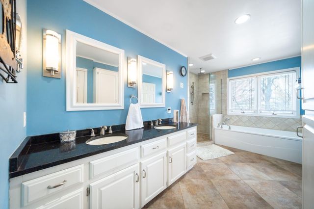 1367 Meadow Green Court SE, Caledonia, MI 49316