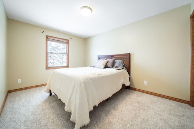 1367 Meadow Green Court SE, Caledonia, MI 49316