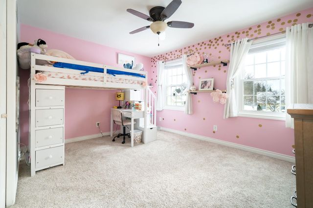 1367 Meadow Green Court SE, Caledonia, MI 49316