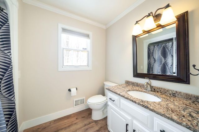 1367 Meadow Green Court SE, Caledonia, MI 49316