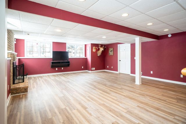 1367 Meadow Green Court SE, Caledonia, MI 49316