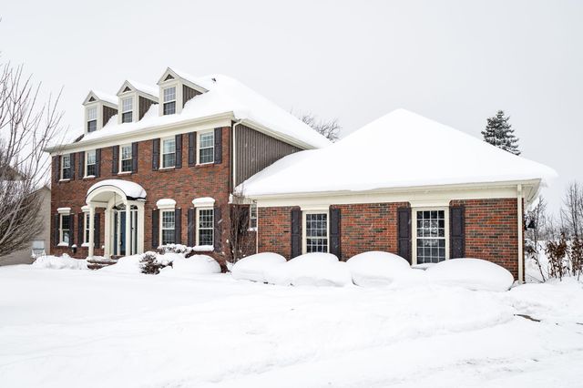 1367 Meadow Green Court SE, Caledonia, MI 49316