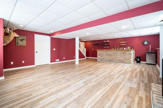 1367 Meadow Green Court SE, Caledonia, MI 49316