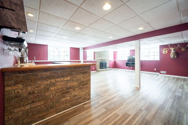 1367 Meadow Green Court SE, Caledonia, MI 49316