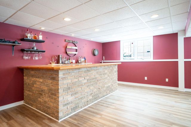 1367 Meadow Green Court SE, Caledonia, MI 49316