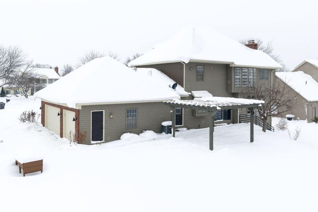 1367 Meadow Green Court SE, Caledonia, MI 49316