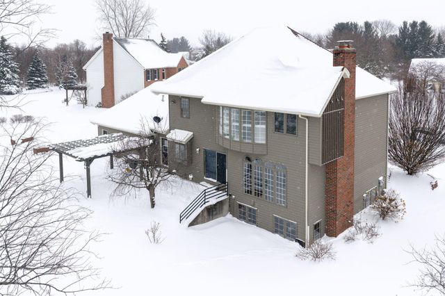 1367 Meadow Green Court SE, Caledonia, MI 49316