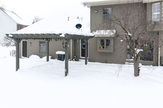 1367 Meadow Green Court SE, Caledonia, MI 49316