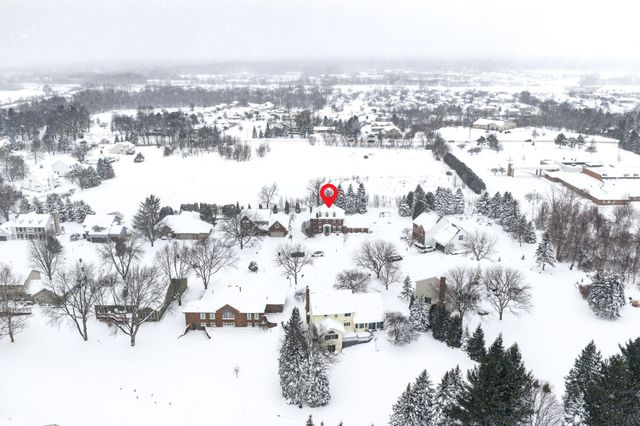 1367 Meadow Green Court SE, Caledonia, MI 49316