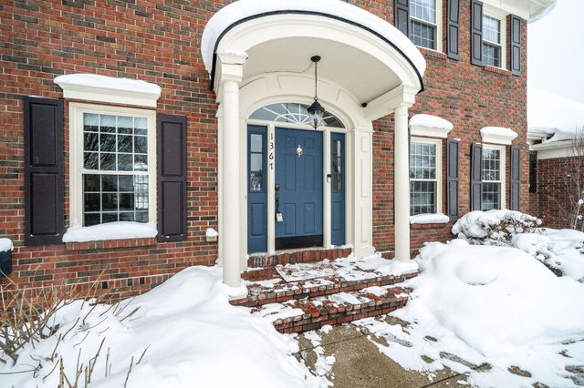 1367 Meadow Green Court SE, Caledonia, MI 49316