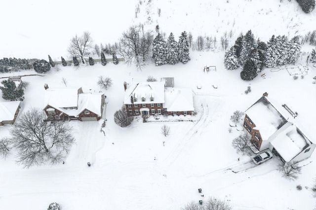 1367 Meadow Green Court SE, Caledonia, MI 49316