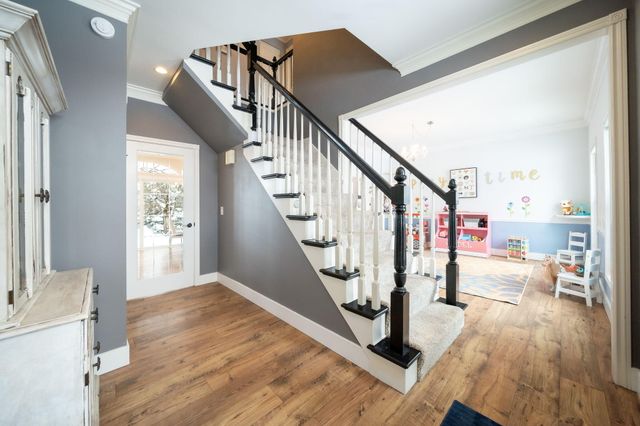 1367 Meadow Green Court SE, Caledonia, MI 49316